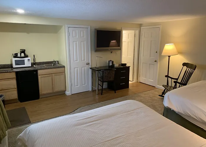 Four Winds Country Motel