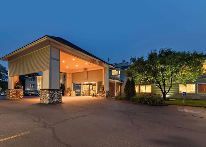 Best Western Plus Windjammer Inn&Conference Center
