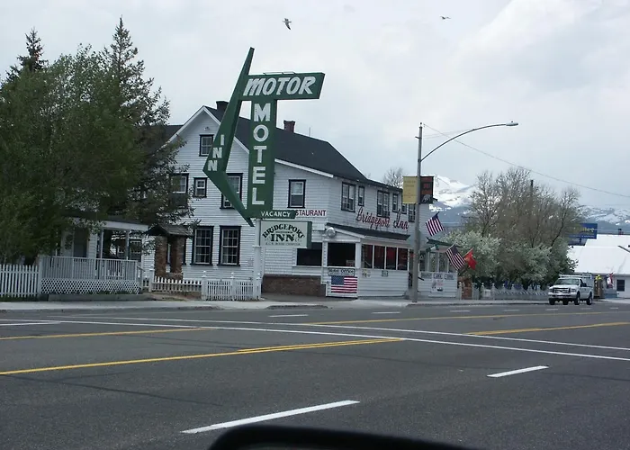 Bridgeport Inn