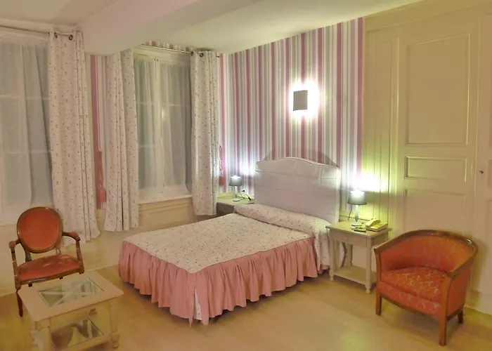 Hotel De La Banniere De France