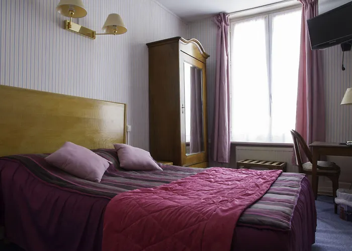 Hotel De La Banniere De France