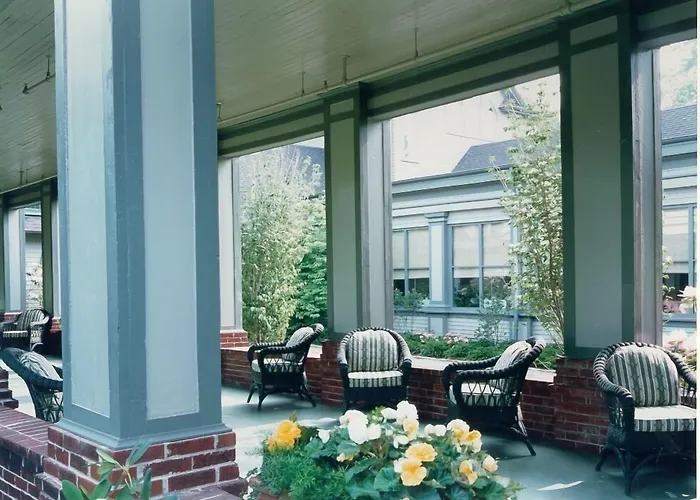Roycroft Inn