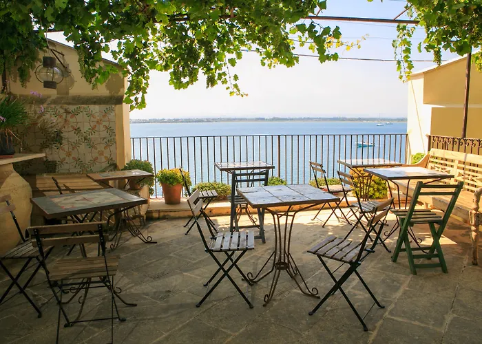 Hotel Henry'S House