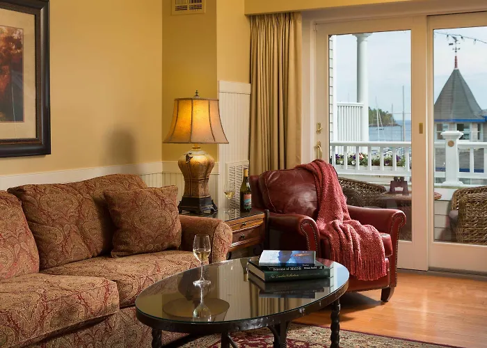 Grand Harbor Inn