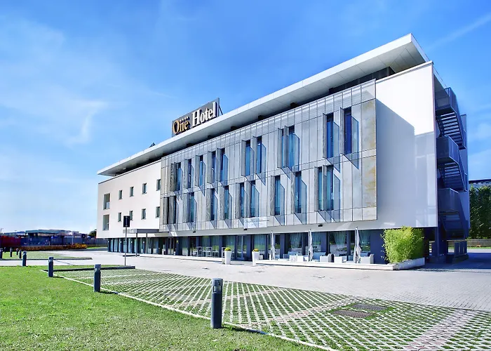 One Hotel&Restaurant