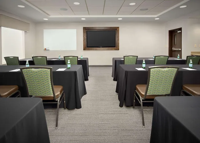 Hampton Inn & Suites Portland/Hillsboro-Evergreen Park