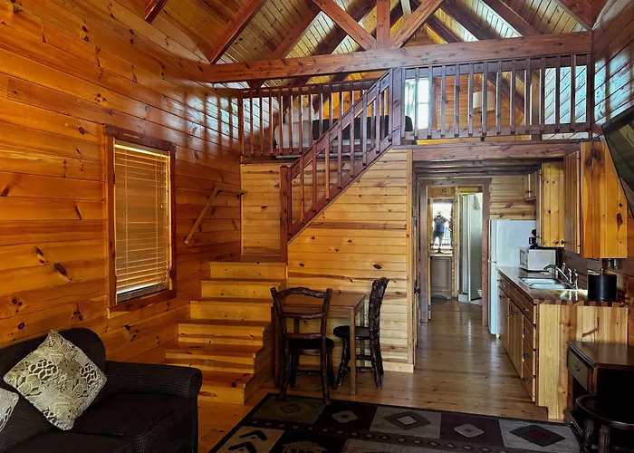 Cabins Of Mackinac & Lodge