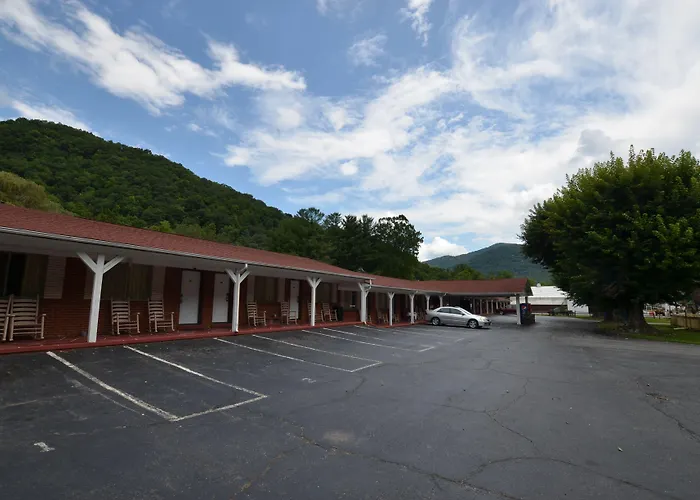 Travelowes Motel - Maggie Valley