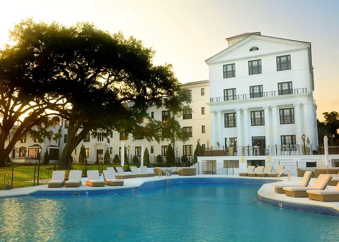 White House Hotel