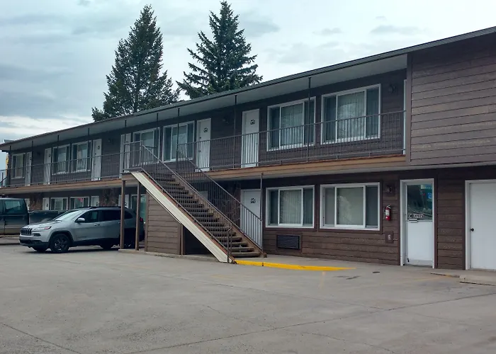 Stagecoach Inn & Suites