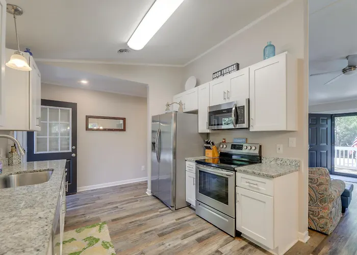 Walk To Beach & Family Fun! Emerald Isle Home