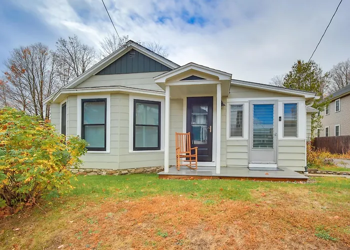 Comfortable Lincoln Home: Walk To Main Street!