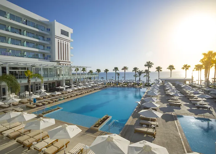 Constantinos The Great Beach Hotel