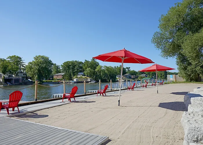 Wasaga Riverdocks Hotel Suites
