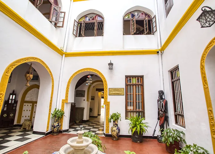 Tembo House Hotel