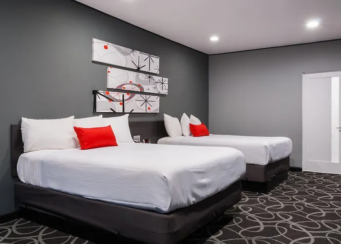 Astro Pasadena Hotel