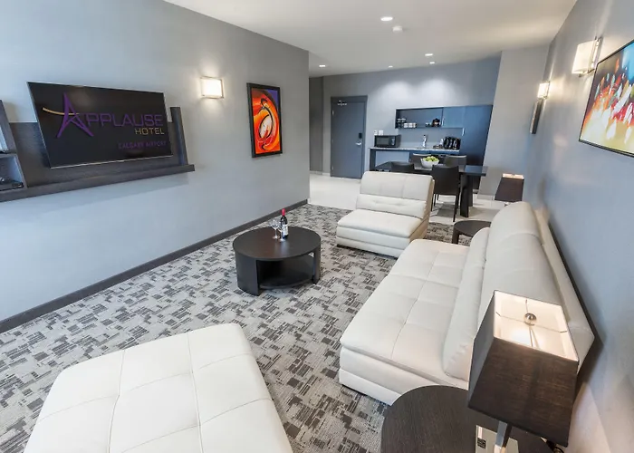 Applause Hotel Calgary Airport By Clique