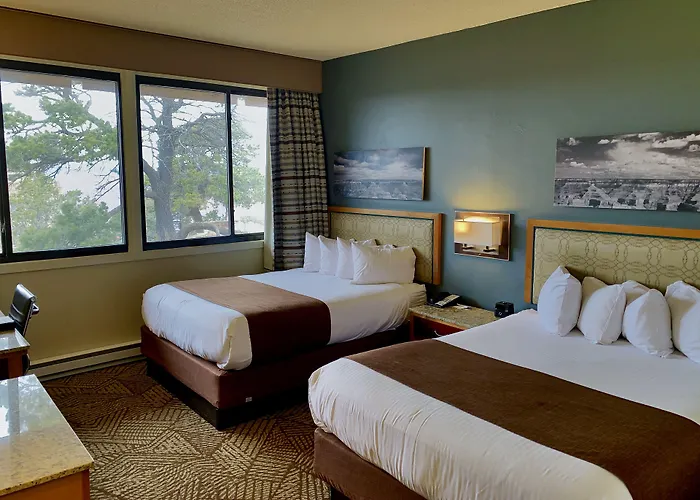 Thunderbird Lodge