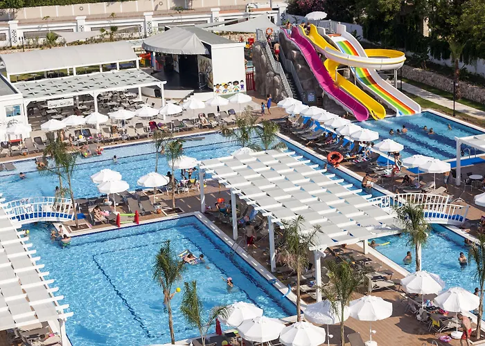 Karmir Resort & Spa