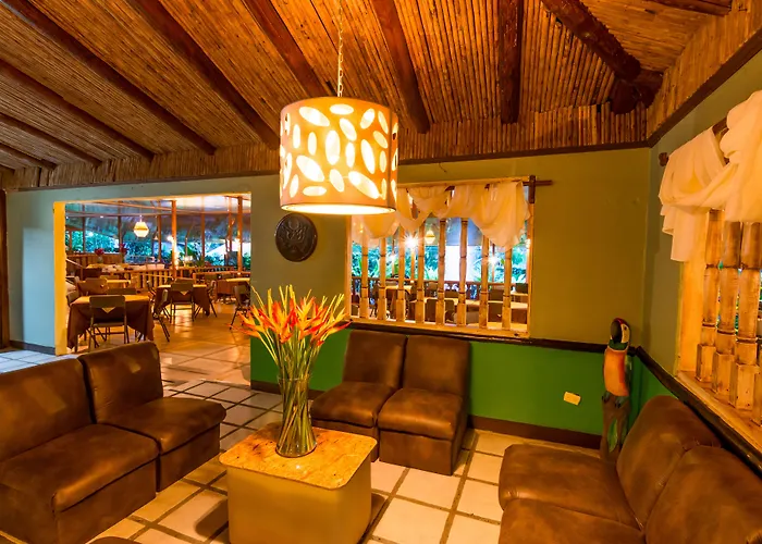Ara Ambigua Lodge