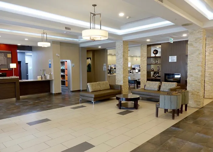 Holiday Inn Express & Suites Oshawa Downtown - Toronto Area By Ihg