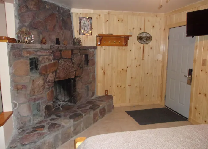 Embers Lodge & Cabins