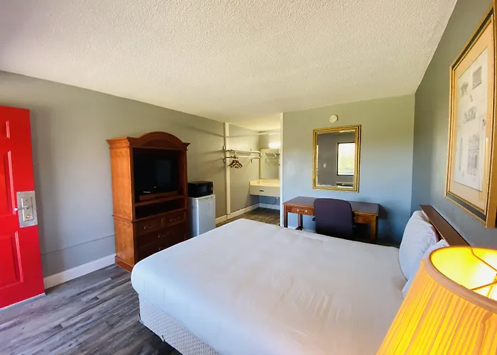 Traveler'S Place Inn & Suites