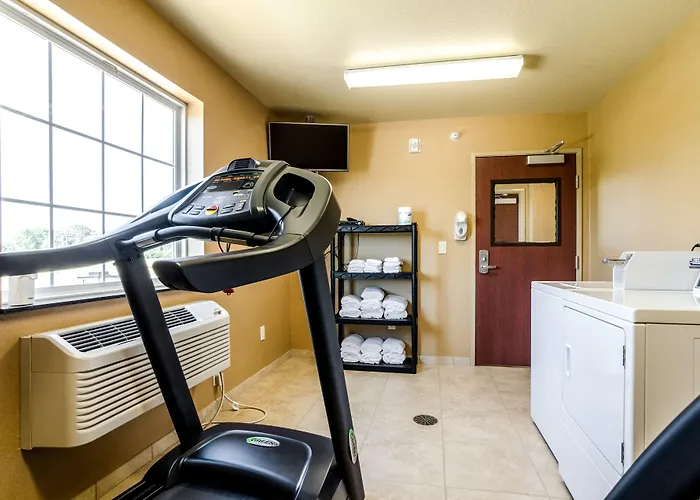 Cobblestone Inn & Suites Cambridge