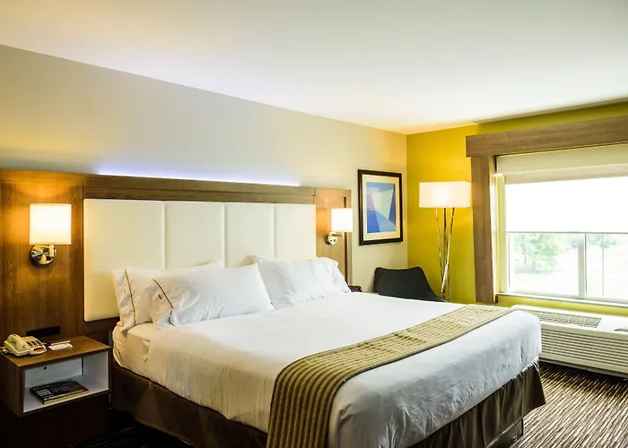 Holiday Inn Express & Suites Jamestown By Ihg