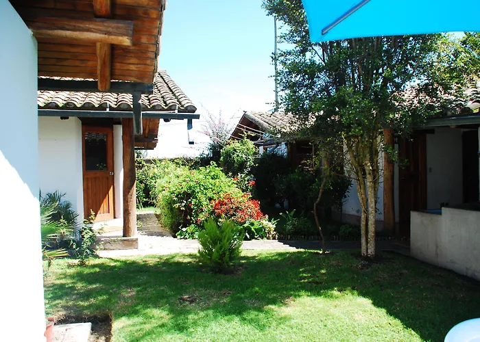 Hosteria Airport Garden