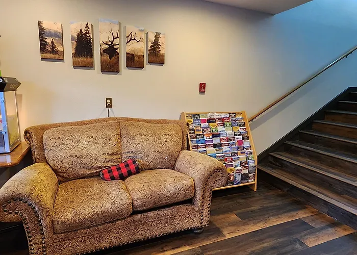 Crest Trail Lodge