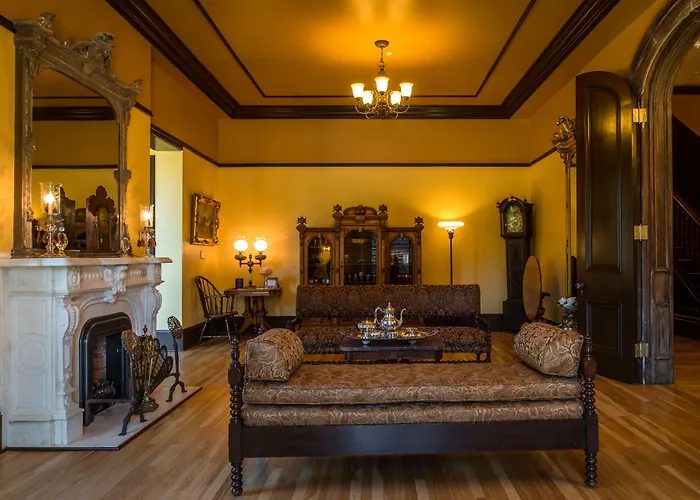 Steele Mansion Inn & Gathering Hub