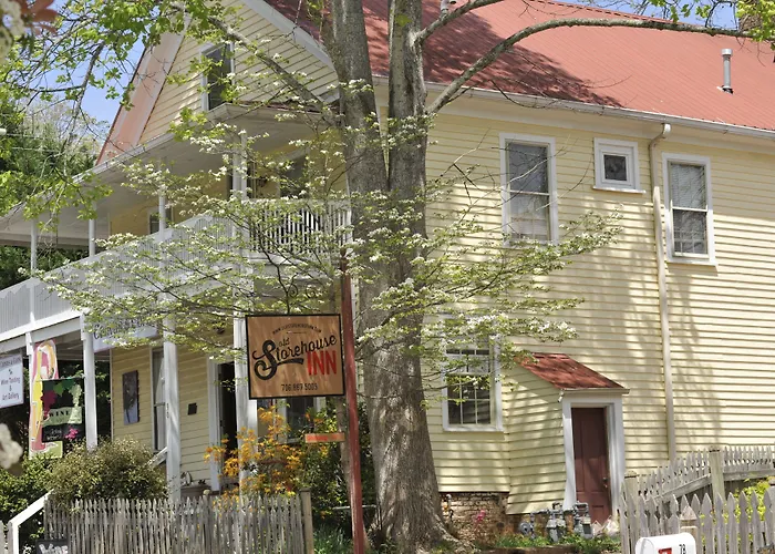 Old Storehouse Inn