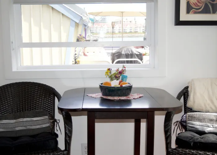 A Float Home B&B In Fisherman'S Wharf