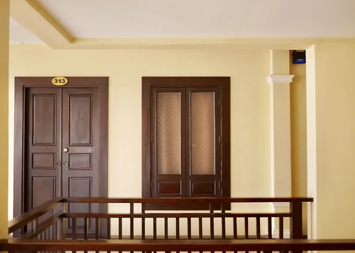 Na Thapae Hotel