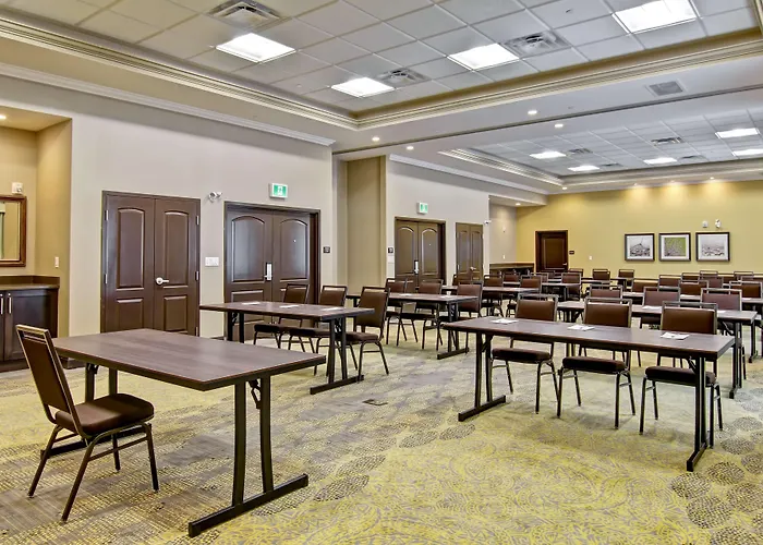 Hampton Inn & Suites By Hilton Saskatoon Airport