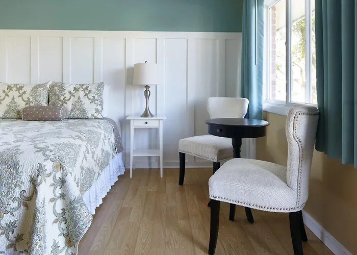 Breezeway Boutique Hotel