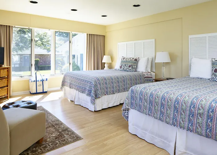 Breezeway Boutique Hotel