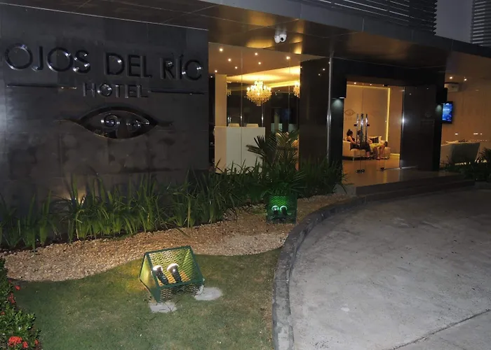 Hotel Ojos Del Rio