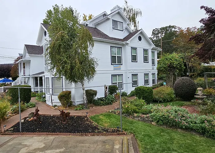 The Inn At 161