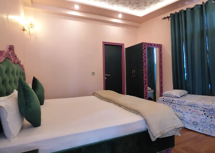 Maya Hotel & Restaurant