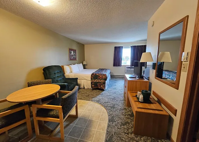 Budget Host Inn & Suites