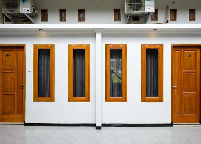Sans Arya Hotel Batu