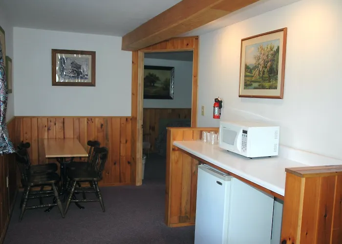 Luzerne Court Motel