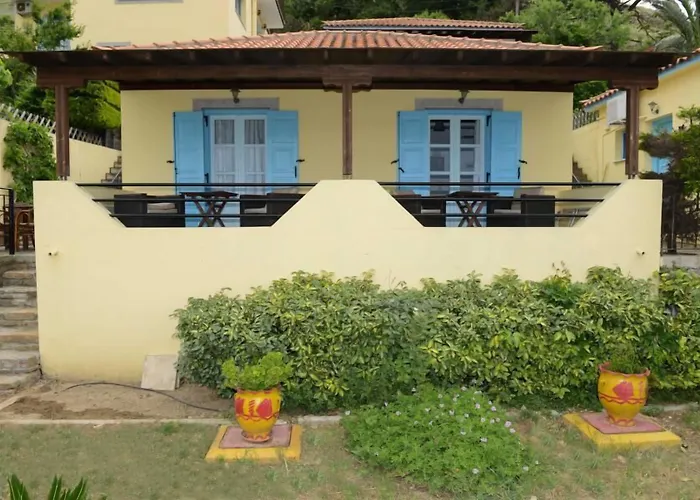 Hotel Dina - Ξενοδοχείο Ντινα