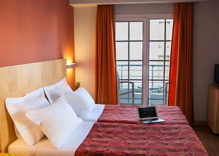 Kronos Hotel
