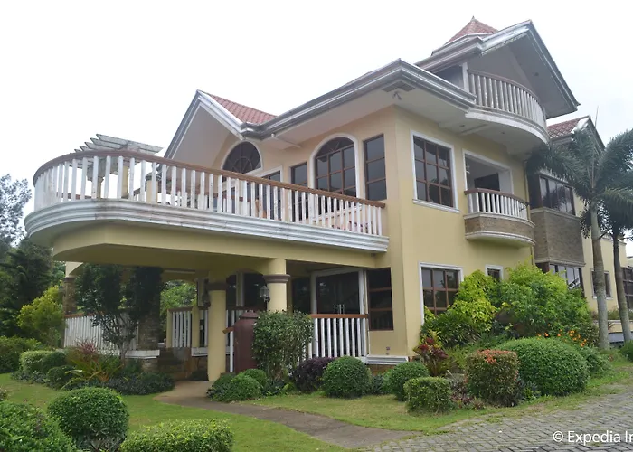The Q Hotel Talisay 