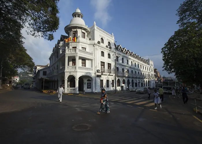 Queen'S Hotel Kandy - 160 Years Of Heritage