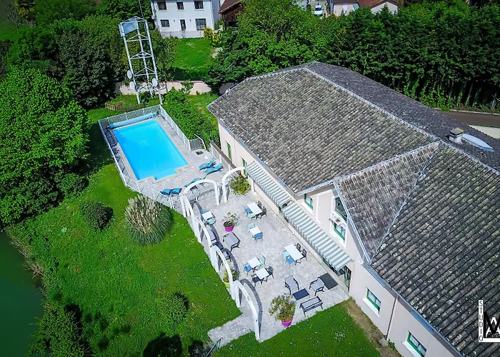 N'Atura Hotel