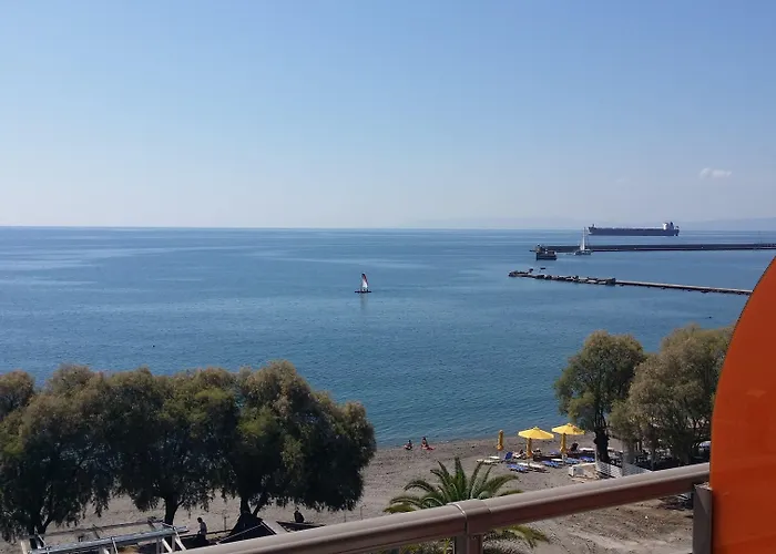 Hotel Flisvos